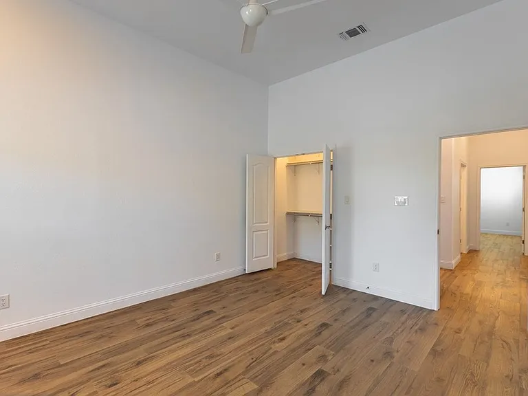 730 Avenue A — Photo 18