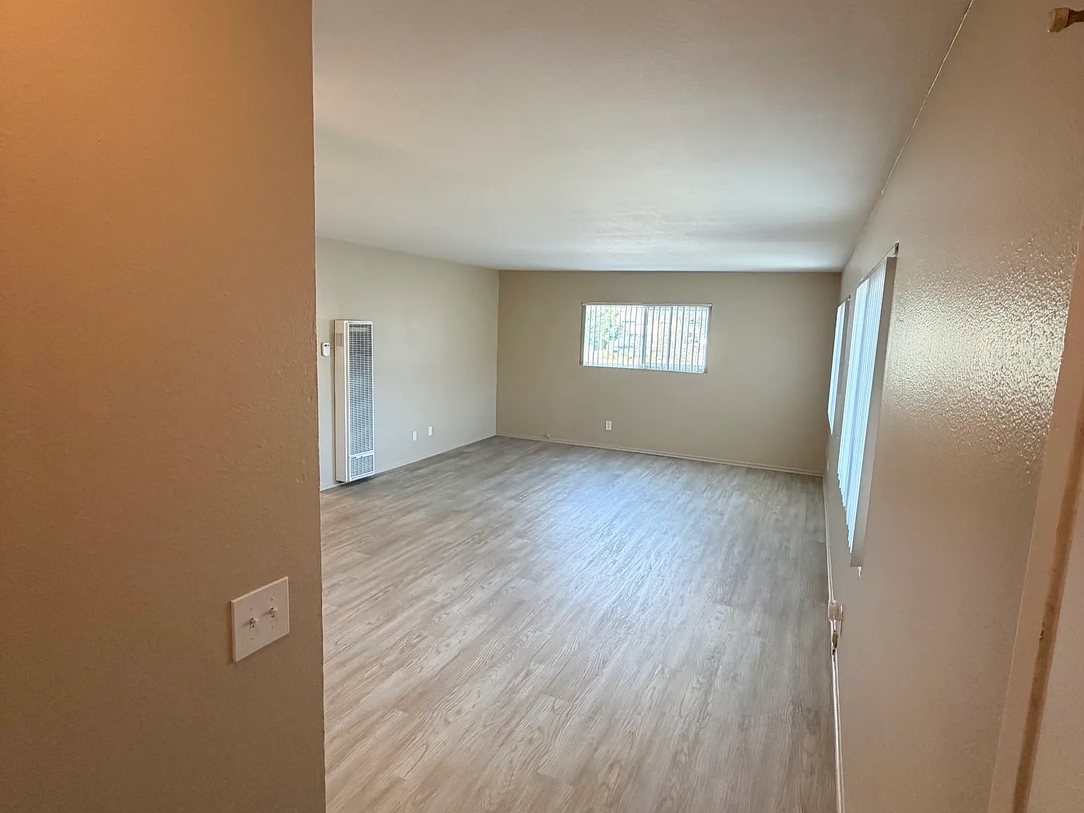 2 bed, 855 sqft, $2,600 — Photo 3