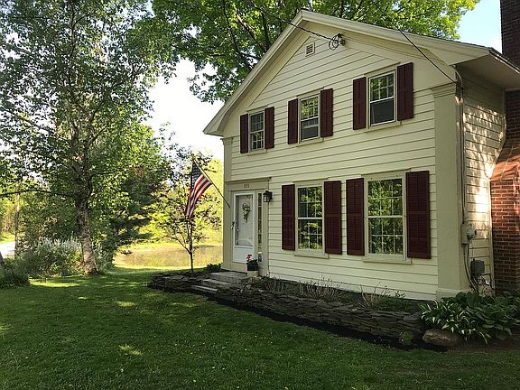 3rd image of 955 Charlton #B