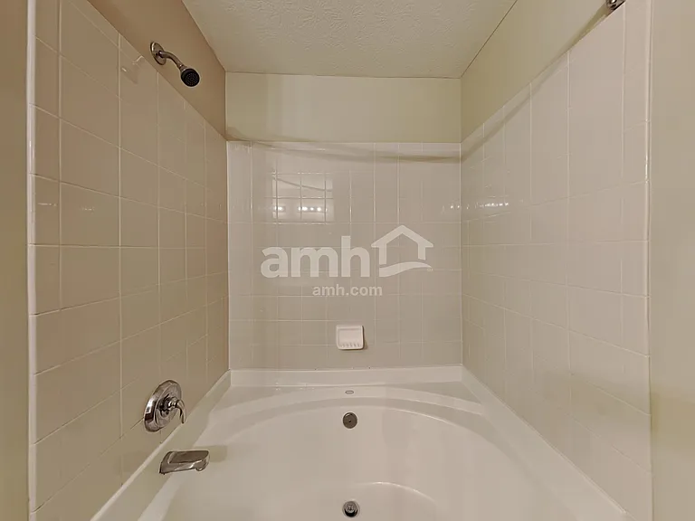 460 Lilyfield Ln — Photo 14