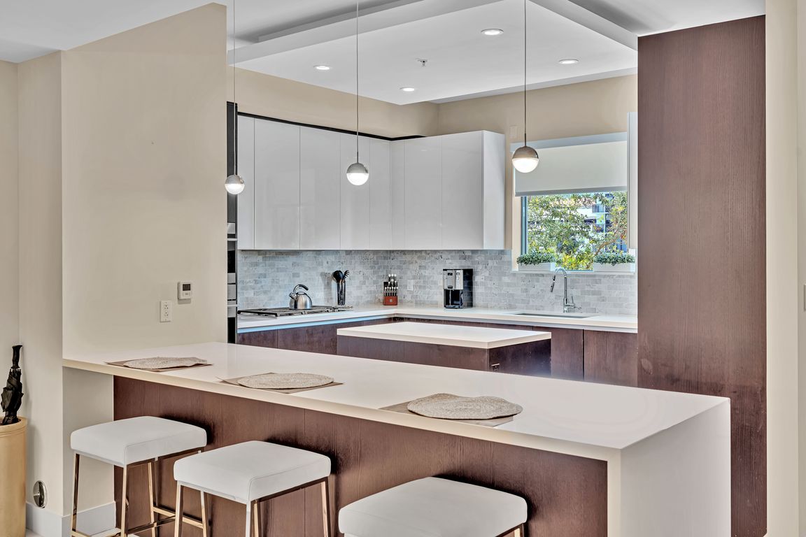 next background image