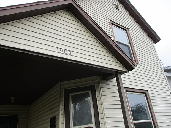 2nd image of 1905 Stafford Ave SW