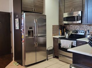186 Green St #3B, Brooklyn, NY 11222