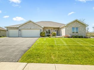 4942 Vail Dr, Caledonia, IL 61011