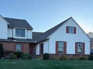 242 Steeplechase Dr, Elverson, PA 19520