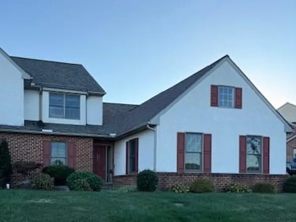 242 Steeplechase Dr, Elverson, PA 19520