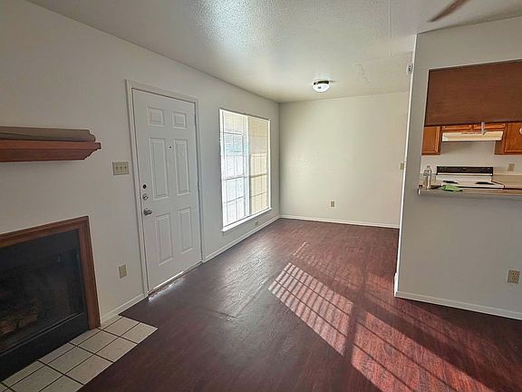 2nd image of 2203 Creekside Ln APT B