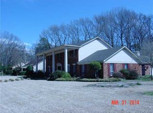 6891 Great Oaks Rd, Germantown, TN 38138