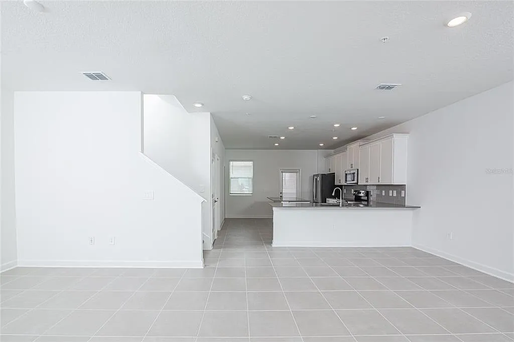 3 bed, 2.5 bath, 1636 sqft, $2,850 — Photo 3