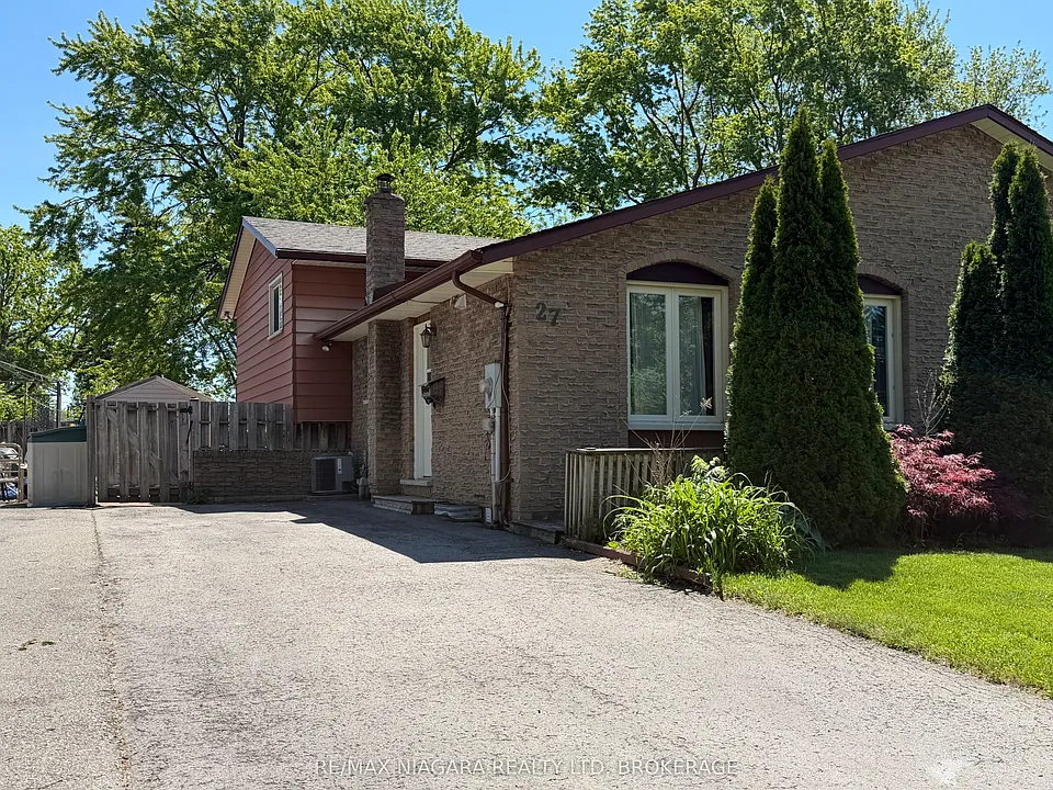 27 Nottingham Ct #UPPER