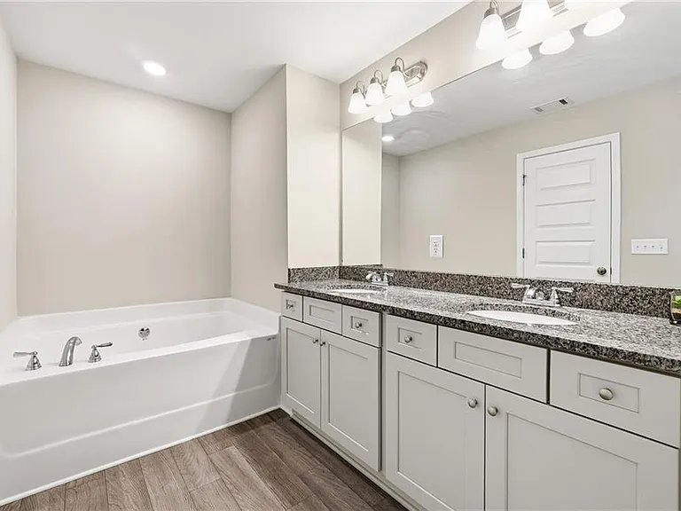 334 Melody Ln — Photo 15