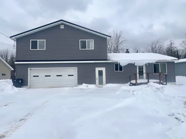 4237 M Rd, Escanaba, MI 49829