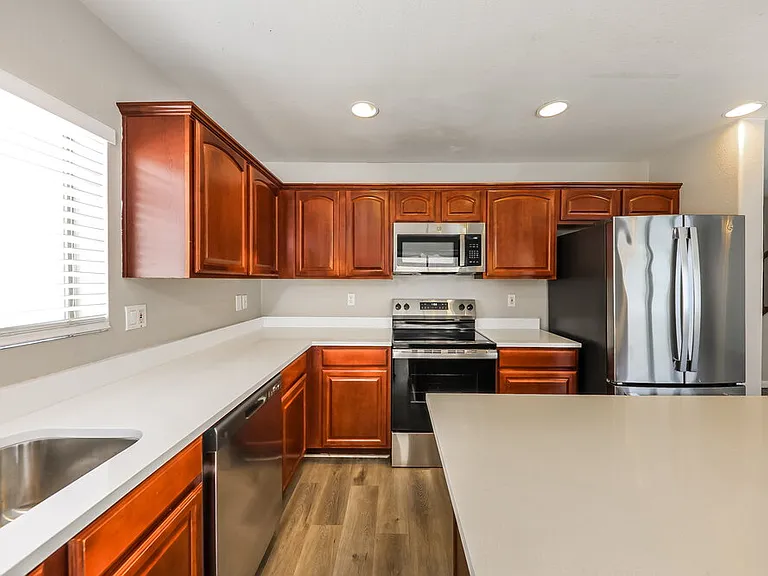 11215 W Garfield St — Photo 7