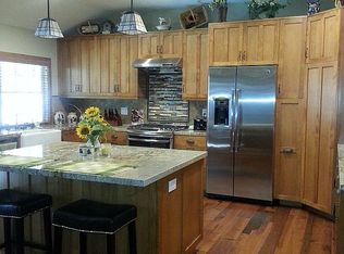 2056 Applegate Cir, Corona, CA 92882
