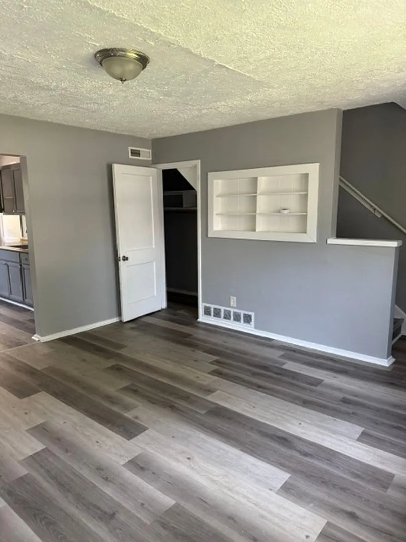 908 N Central Dr — Photo 4