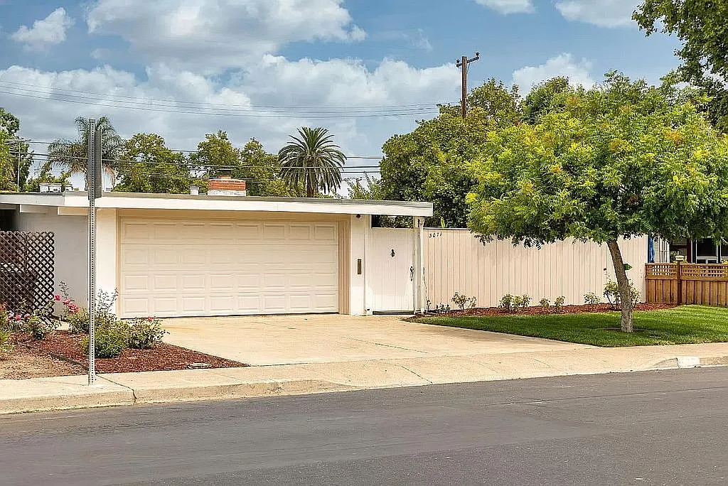 3071 Mauricia Ave photo 1