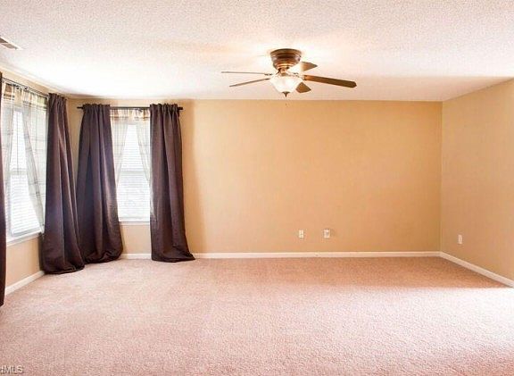 3rd image of 3922 Woodberry Lake Dr