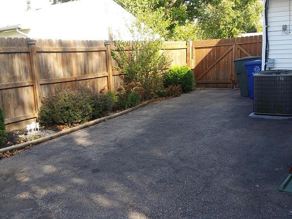 5th image of 2451 Kitchner Dr