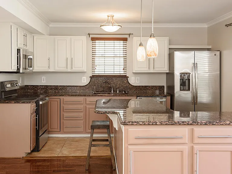 1772 Grande View Ave — Photo 15