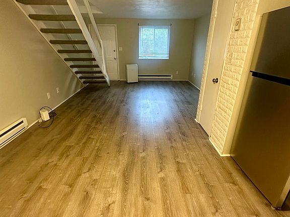 3rd image of 101-402 Locust Hill Rd #105