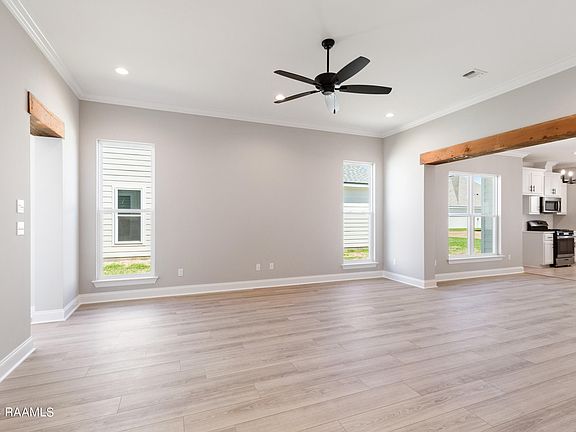 4th image of 105 Bijou Dr
