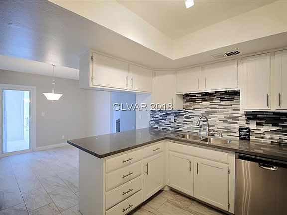 4th image of 3667 Victory Ave
