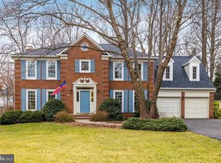 13221 Shady Ridge Ln, Fairfax, VA 22033