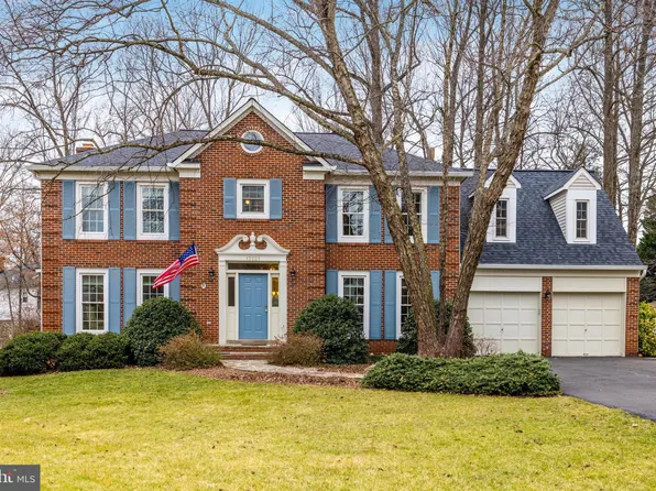 13221 Shady Ridge Ln, Fairfax, VA 22033