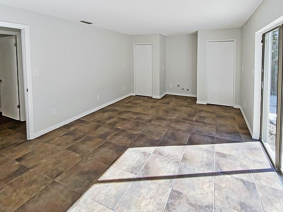 5th image of 4000 Quenita Dr #5