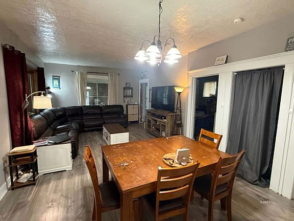 3rd image of 206 N Custer Ave