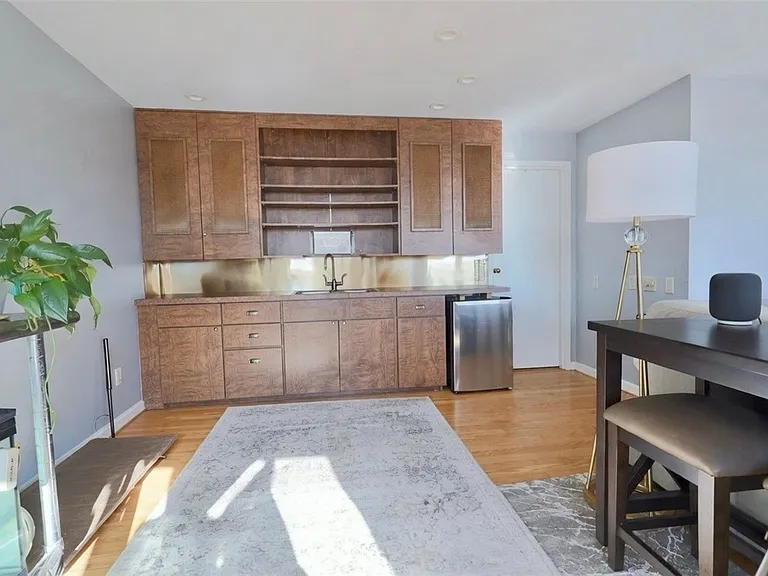2525 Greensburg Pike #305 — Photo 8