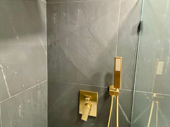 2-STORY 3bed & 2bath (bathroom 2nd floor) (AVAILABLE ON AUGUST 1ST, CALL RESERVE YOUR SPACE NOW)