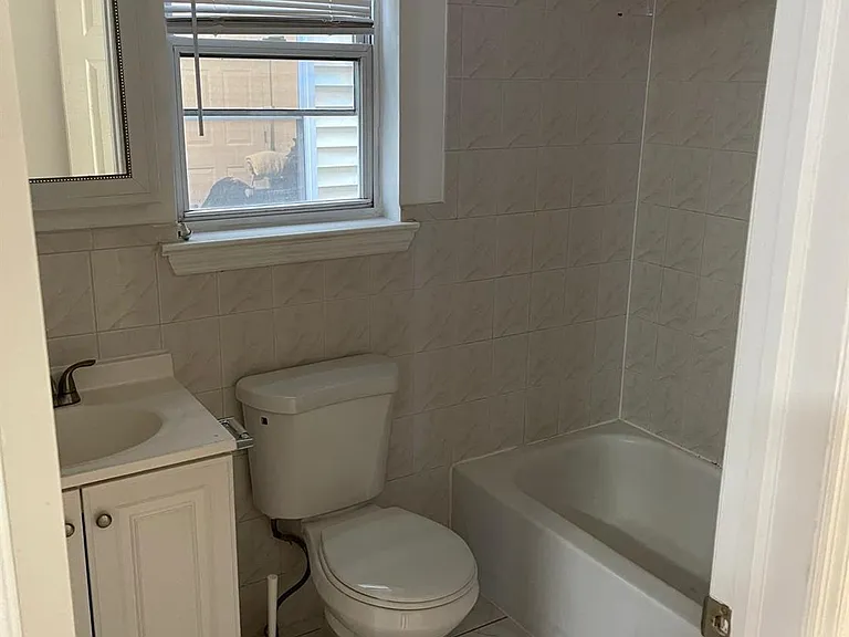 1089 Magnolia Ave — Photo 8