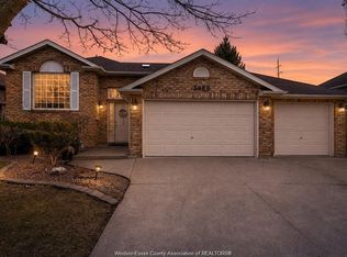 3888 Aristotle Cres, Windsor, ON N9G 2N9