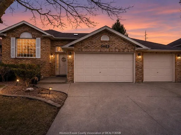 3888 Aristotle Cres, Windsor, ON N9G 2N9