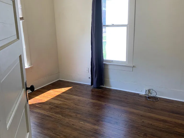 2020 Cedar St — Photo 3