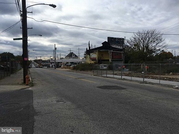 4th image of 1318 W Glenwood Ave