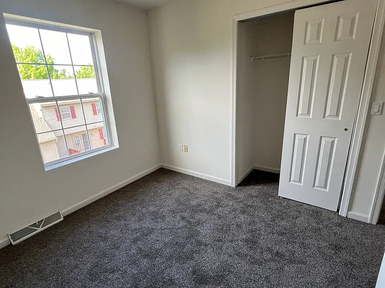 2027 Greystone Dr — Photo 11