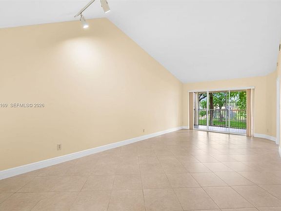 4th image of 1139 Coral Club Dr #1139