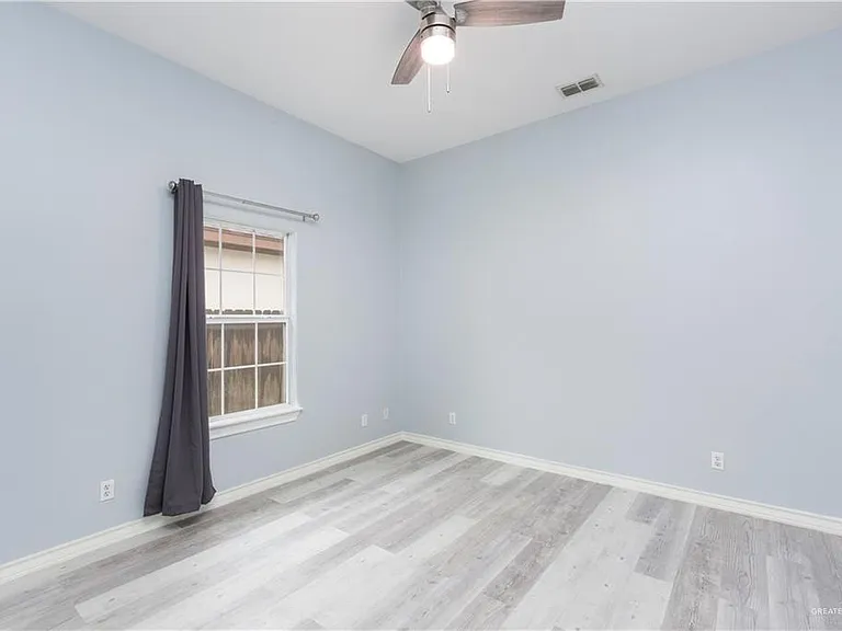 708 S Excalibur St — Photo 14