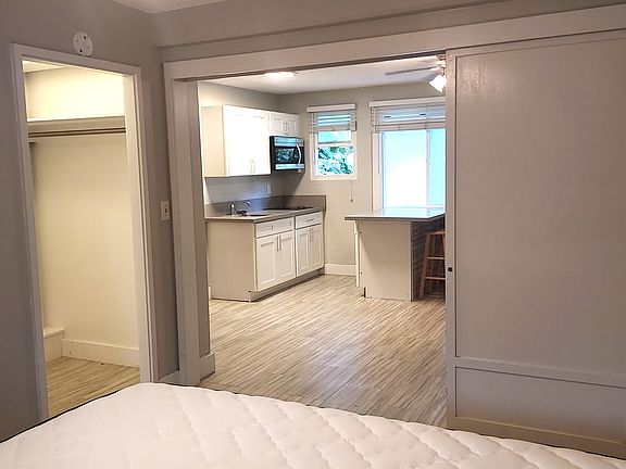 4th image of 427 Pau St #204