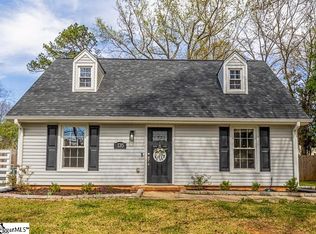 135 Ashdown Dr, Simpsonville, SC 29680