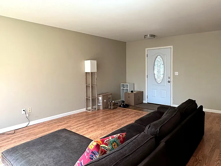 229 Long St — Photo 2