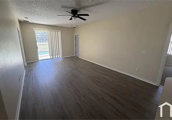 311 Sunset View Dr — Photo 3