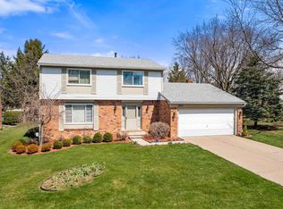 1693 Dennett Ln, Rochester Hills, MI 48307