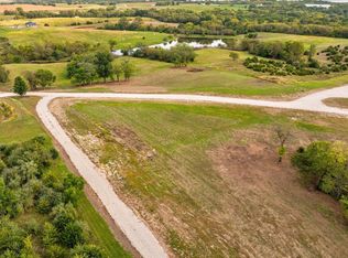 245 Lakeview Dr, Melrose, IA 52569