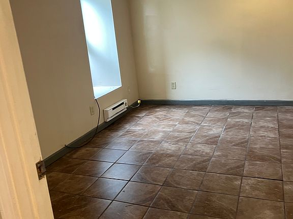 2nd image of 106 4th St #2