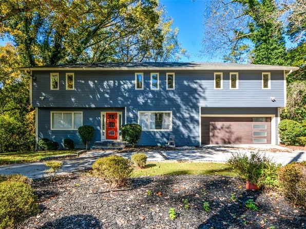 2704 Margaret Mitchell Dr NW