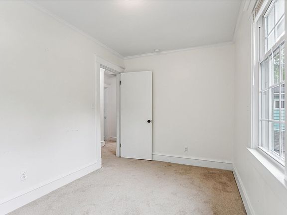 4th image of 44 Rivermont Dr