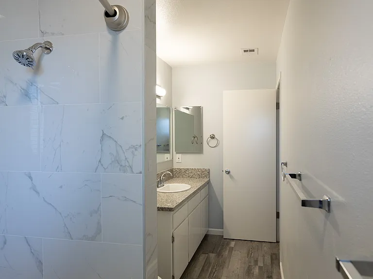 434 W Stuart Ave #2 — Photo 9